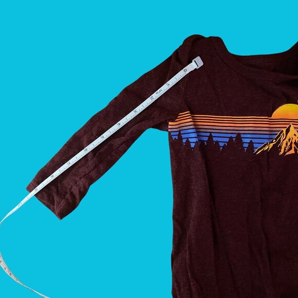 🏞 George Baby Long Sleeve Bodysuit – Retro Sunset Mountain Graphic (Size 12–18M - Picture 5 of 6